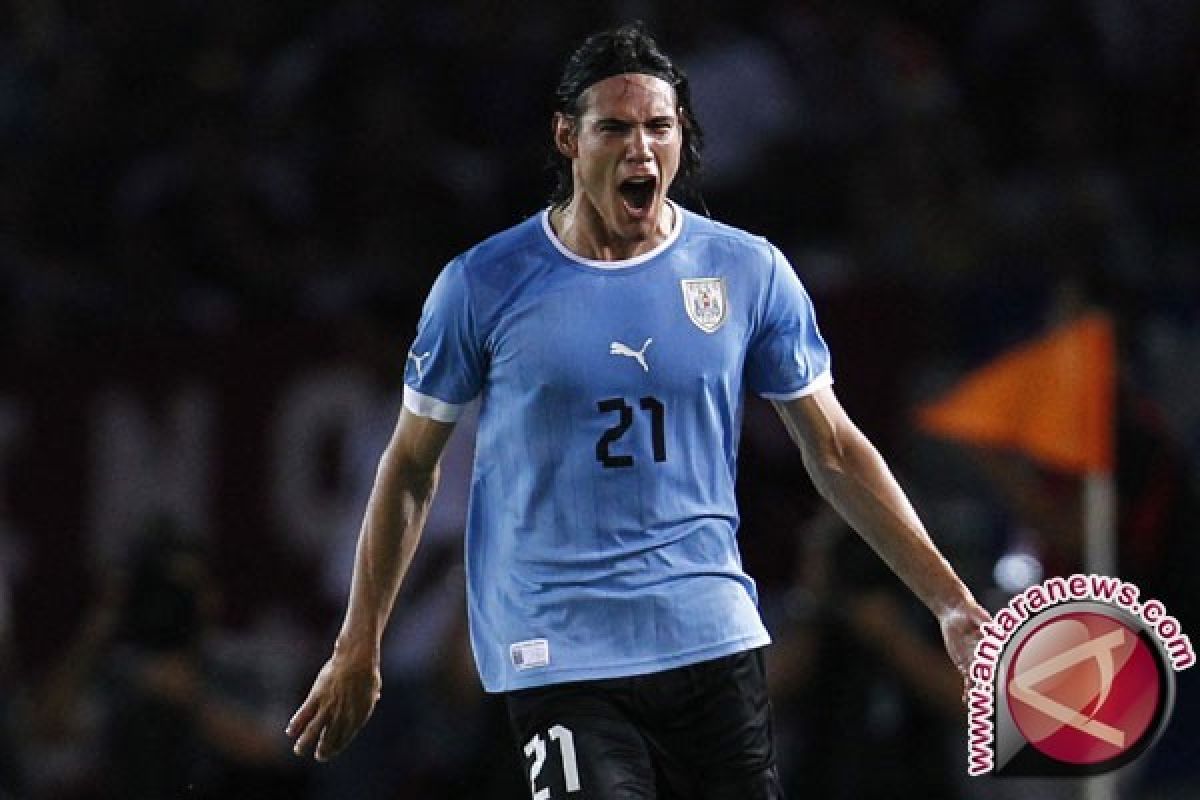 Edinson Cavani Antar Uruguay Kalahkan Venezuela