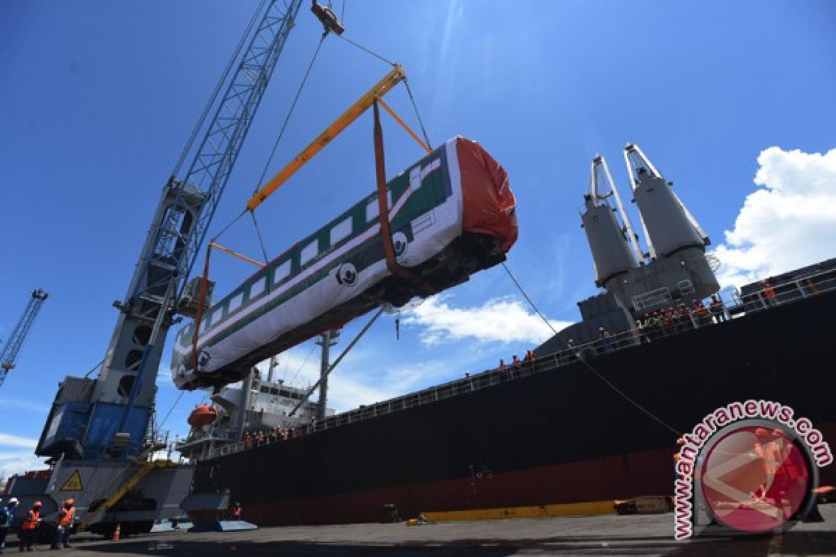 Indonesia exports railway carriages to Bangladesh