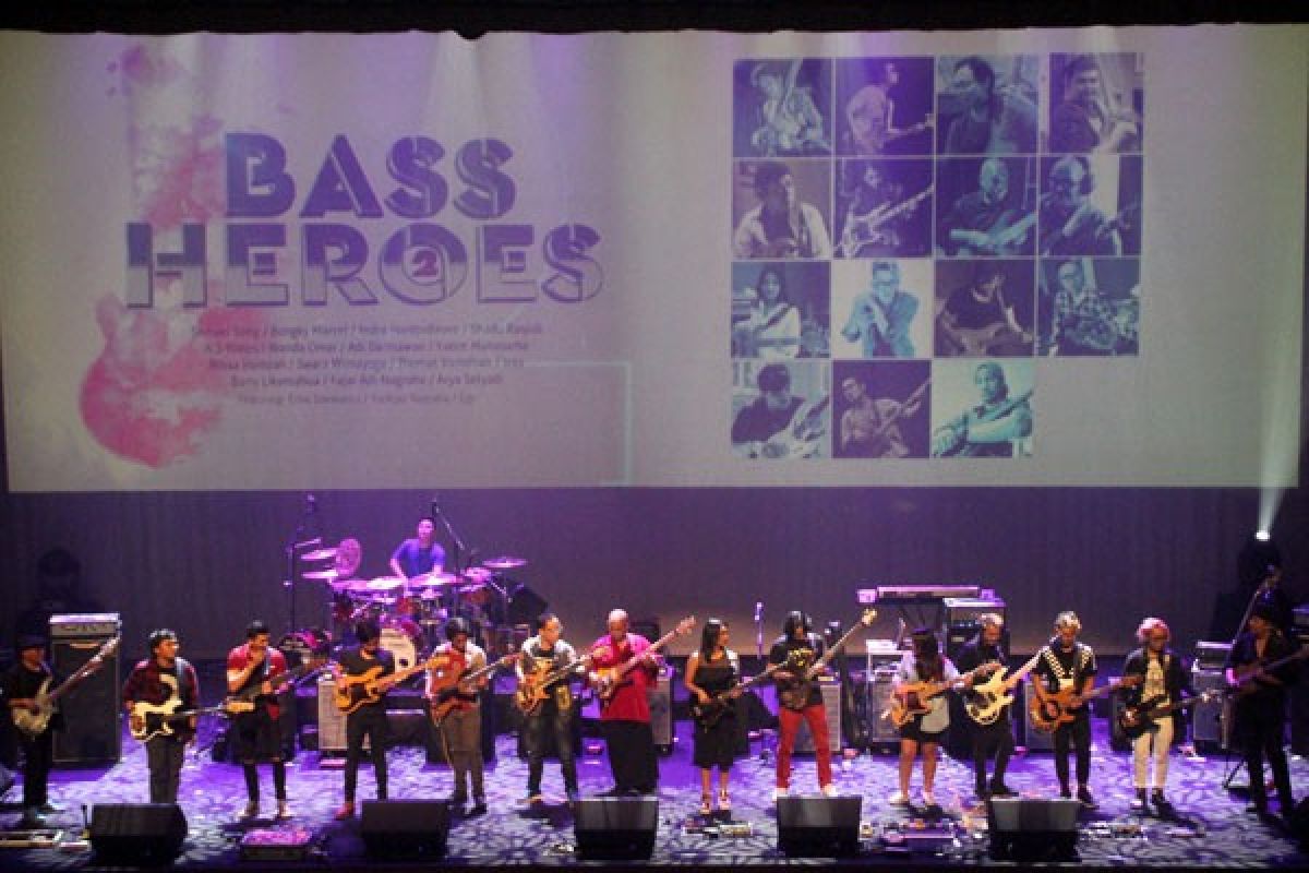 Menonton "Bass Heroes 2"