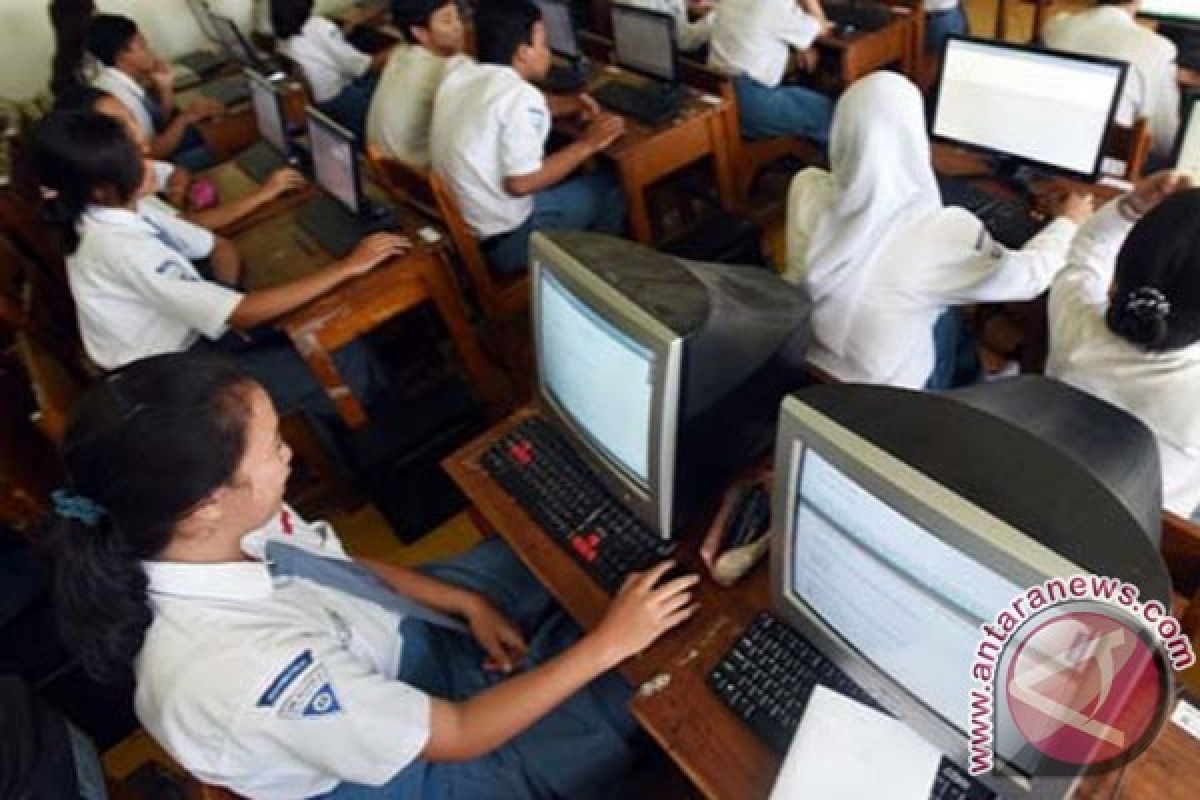 Diknas: keterlambatan dana BOS tak pengaruhi UN