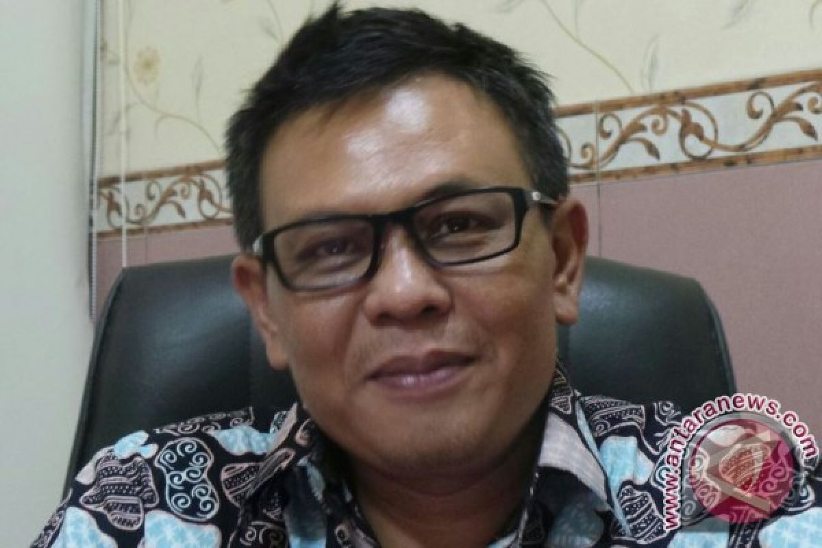 Satpol PP Surabaya Tertibkan Jaringan Fiber Optik