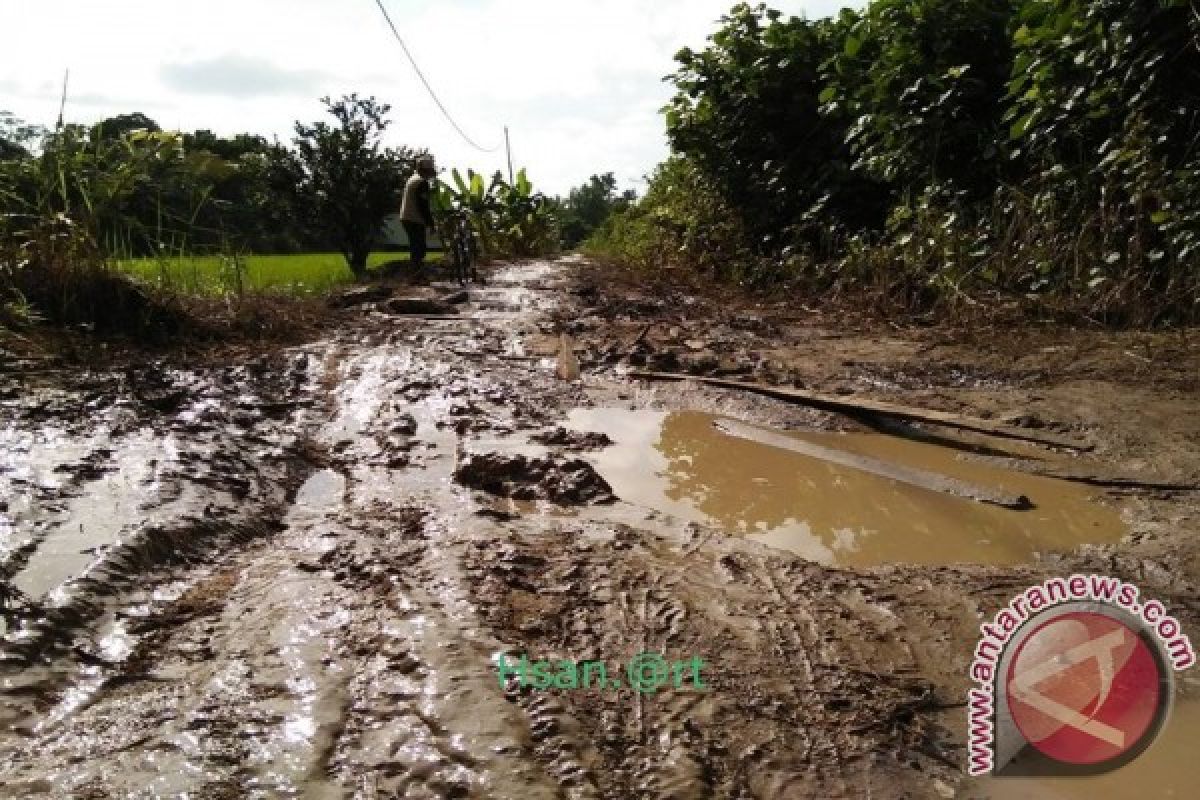 Jalan Sungai Gampa Segera Diperbaiki