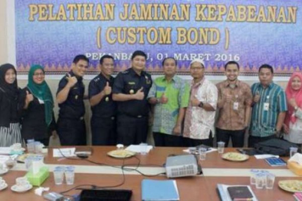 KPPBC TMP B Pekanbaru Mengadakan Pelatihan Jaminan Kepabeanan (Customs Bond) Di Jamkrida Riau
