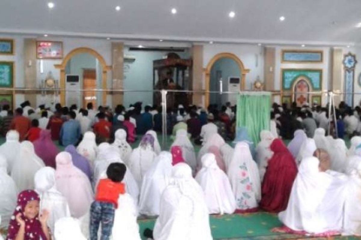 Momen 30 Tahun Sekali, Pemkab Rohil Gelar Sholat Gerhana