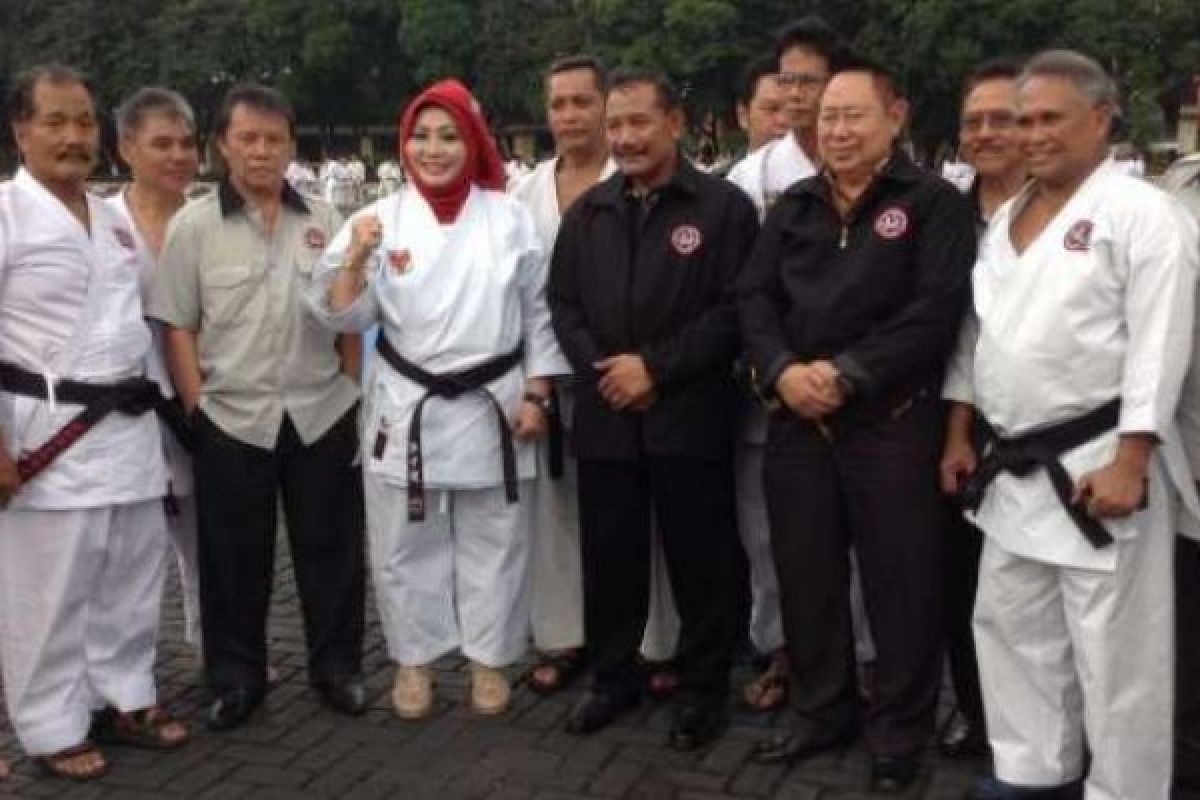 Kapolri Terima Penghargaan Sabuk Hitam Karate