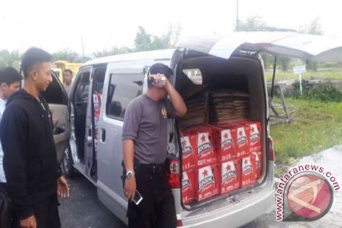 Polres Penajam Sita Ribuan Botol Minuman Keras  