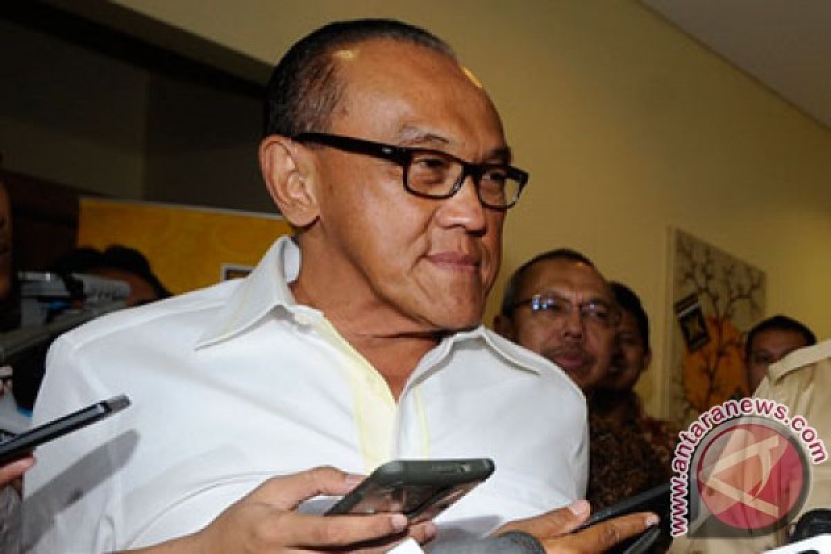 Aburizal menyebut kelompok internal ingin pecah Golkar