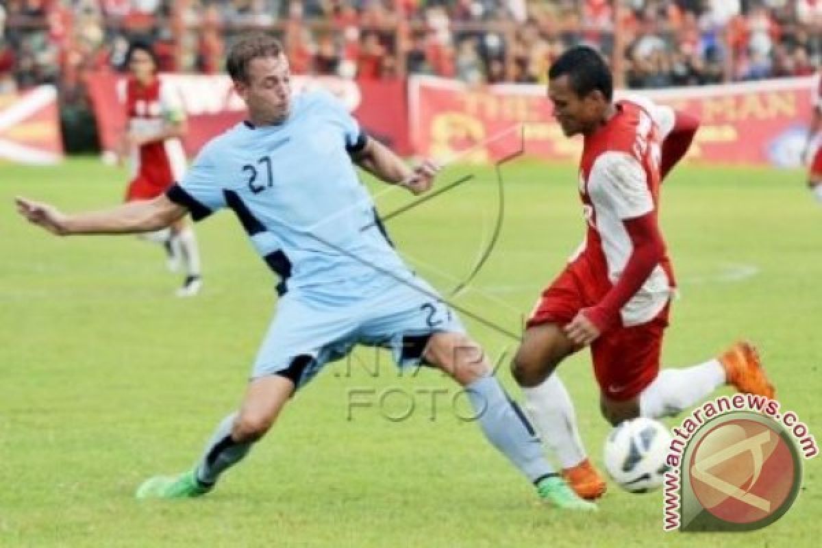 Persela permalukan PSM 3-2 di Makassar