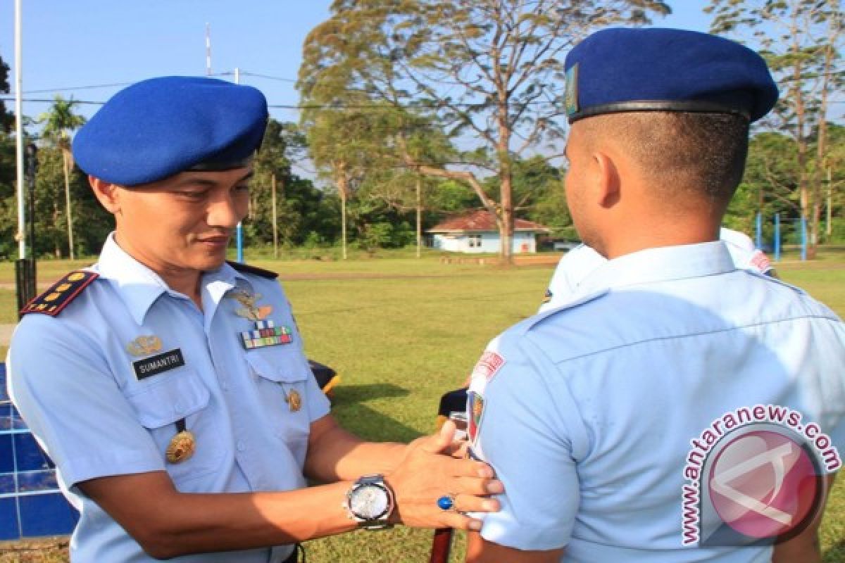 Sejumlah Personel Lanud Singkawang II Naik Pangkat