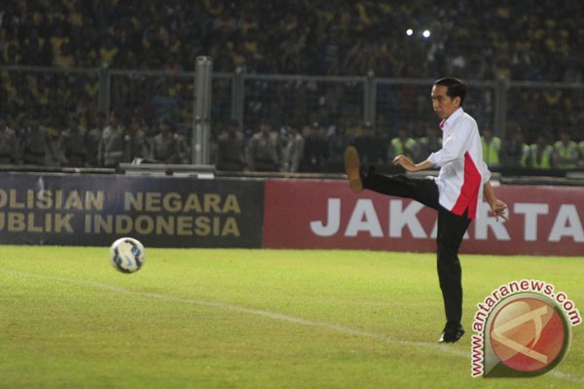 Jokowi pimpin kick off final Piala Bhayangkara