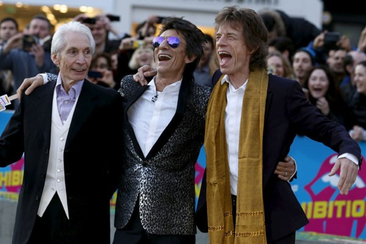 Gitaris Rolling Stones Ronnie Wood usia 68  jadi ayah anak kembar