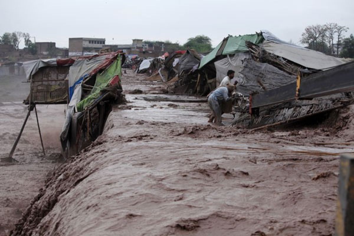 Korban tewas longsor Pakistan 92 orang, 23 masih hilang