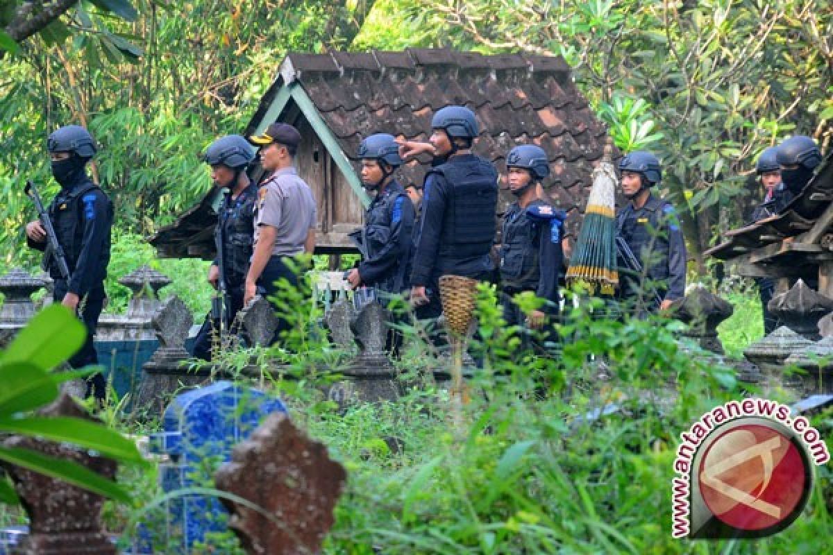 Densus 88 Menangkap Terduga Teroris Kelompok Jaringan JAD