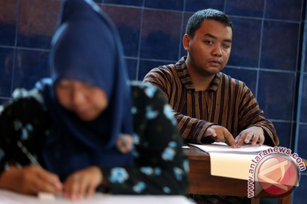 Sepuluh Calon Mahasiswa Disabilitas Daftar SBMPTN Surabaya