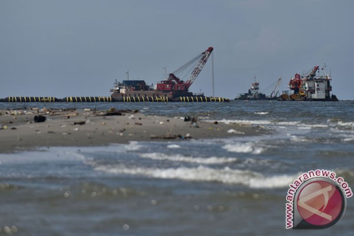 Government finally suspends Jakarta Bay reclamation project