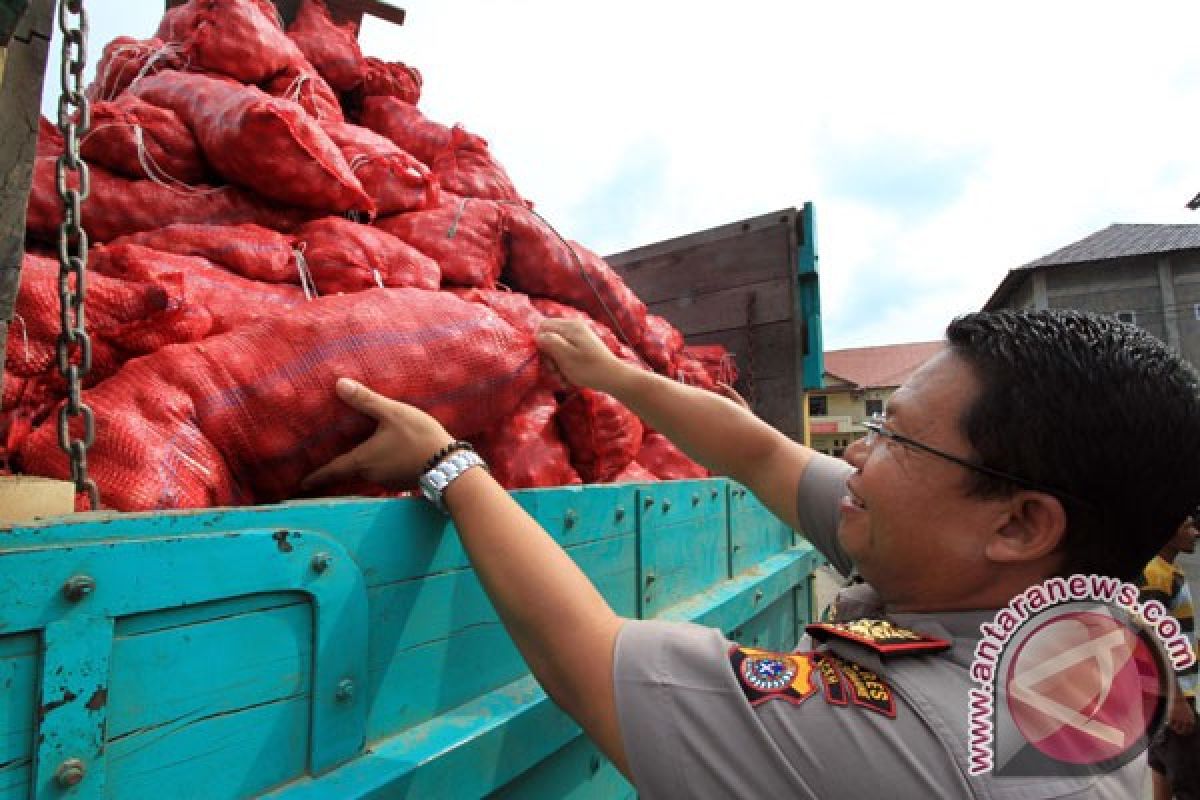 Polisi amankan 14 ton bawang merah ilegal