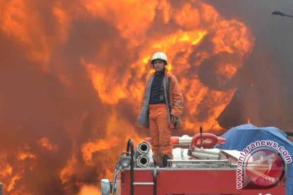 198 Kios Pasar Karangpandan Hangus Terbakar