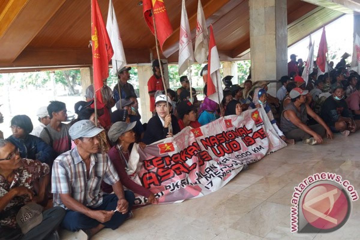 Petani Jambi hentikan sementara aksi jalan kaki 