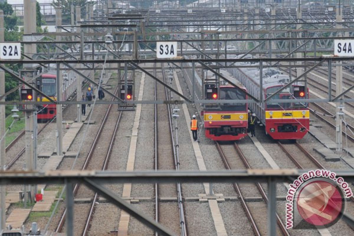 Besok, Stasiun Maja diresmikan