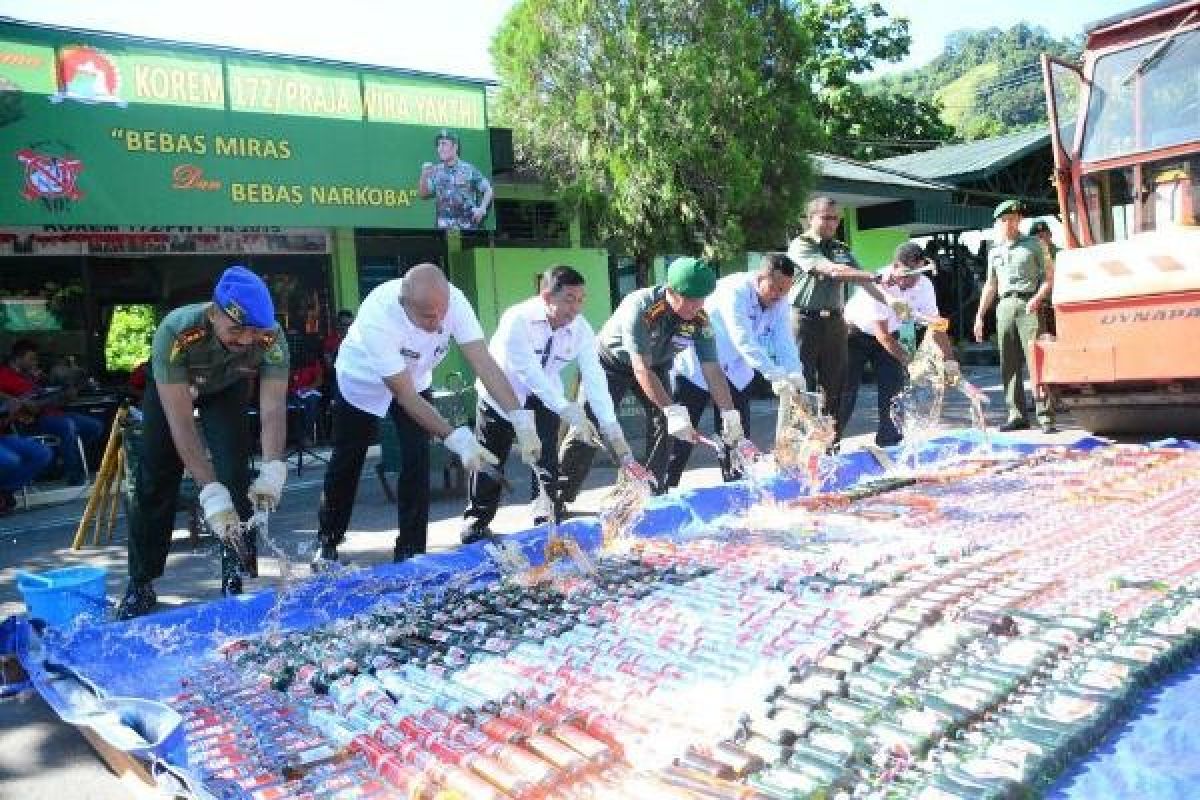 Pemusnahan Ganja dan Minuman Keras