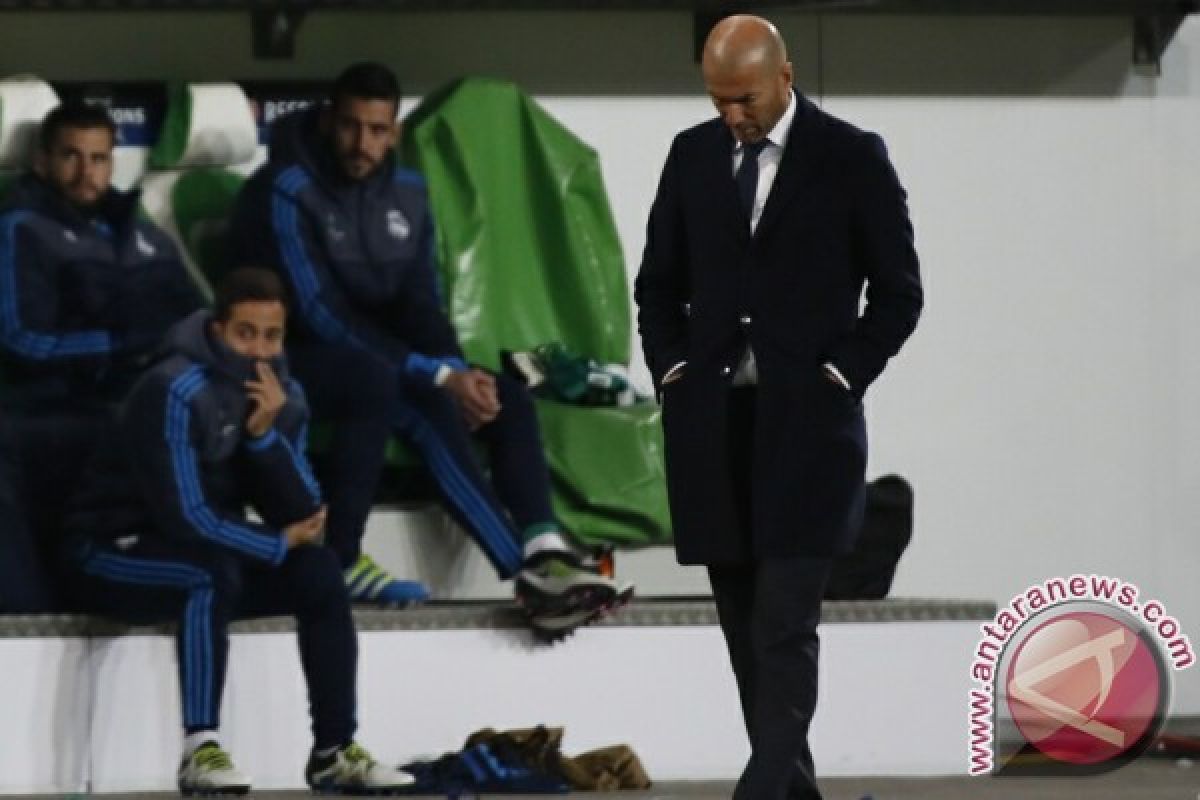 Zidane sesali pemainnya tak kompak bertahan setelah Ramos diusir wasit