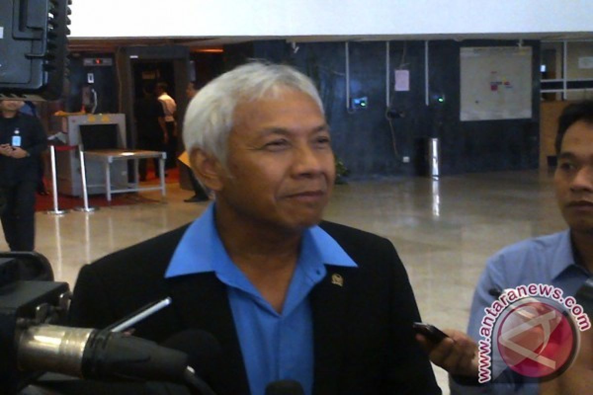 DPR: Dana Haji Tidak Tepat untuk Infrastruktur