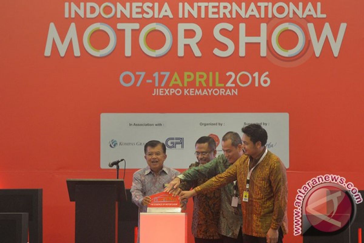Wapres Jusuf Kalla resmikan pameran otomotif IIMS 2016