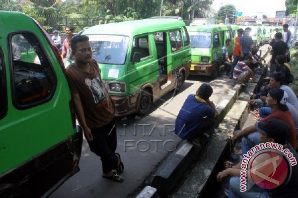 Angkot Bogor Protes Penerapan Sistem Satu Arah