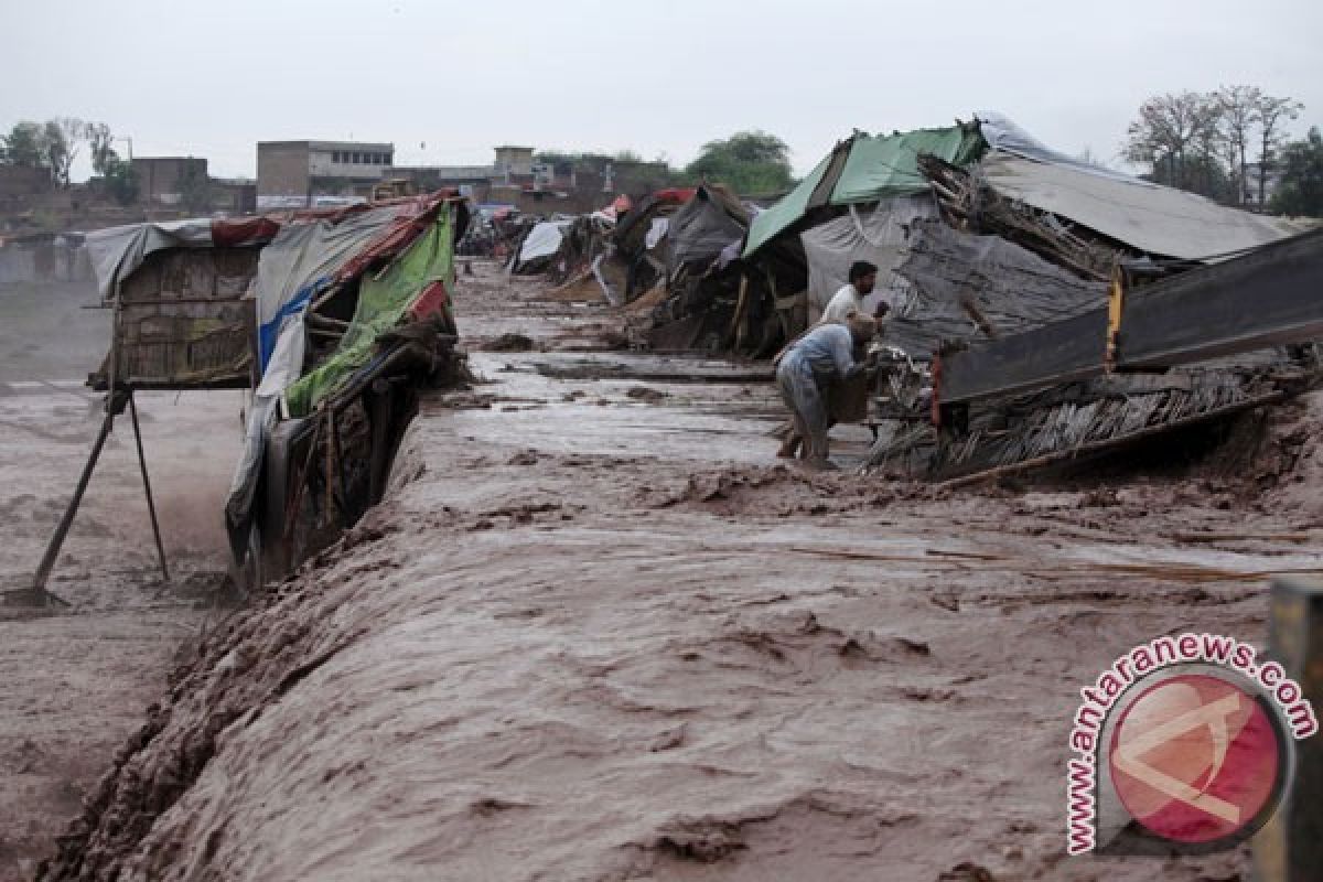 Korban Tewas Longsor Pakistan 92 Orang, 23 Masih Hilang