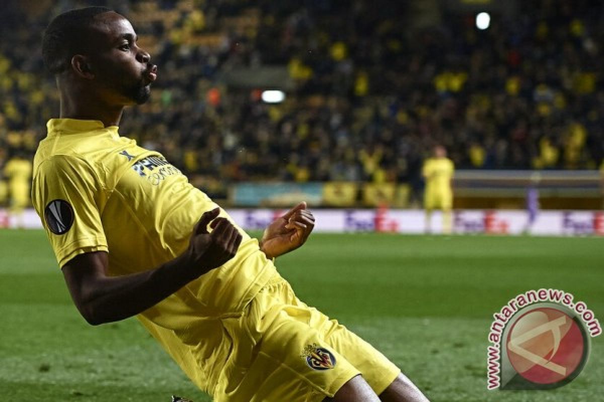 Dwigol Cedric Bakambu bawa Villarreal atasi Praha 2-1
