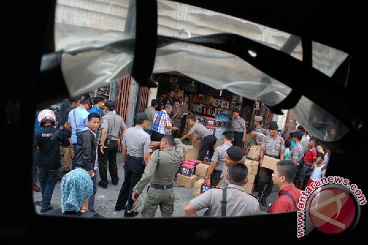 Delapan penjual minuman keras di Semarang ditangkap