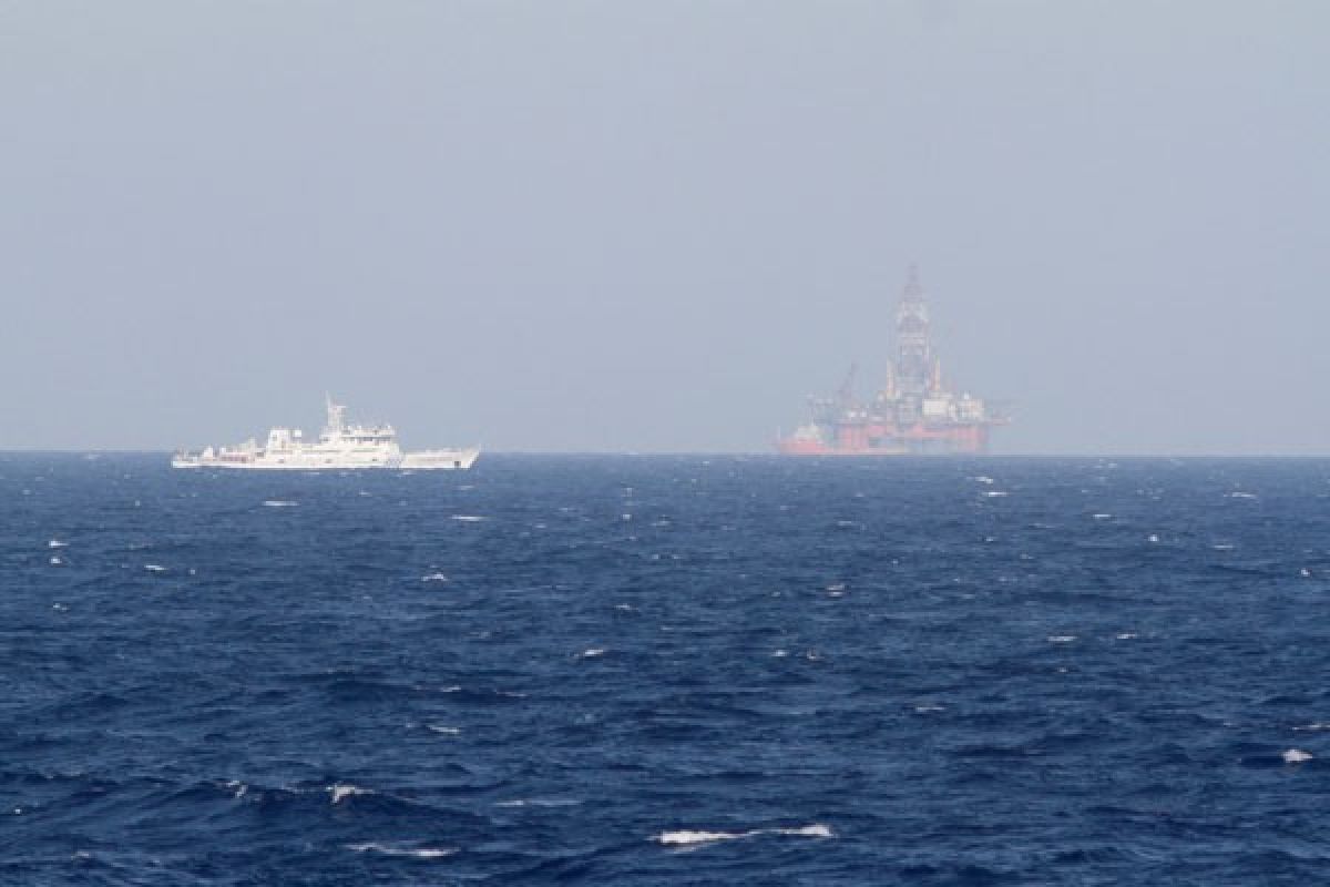 Kapal perang AS berlayar di Laut China Selatan bersengketa