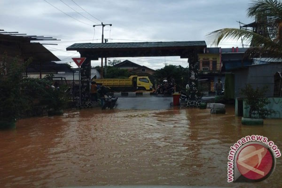 Banjir Rendam Kompleks Perumahan Wundudopi Kendari
