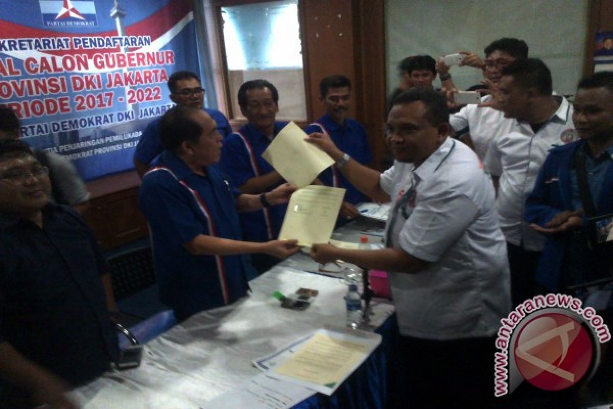 Yusril ambil formulir pendaftaran cagub DKI hari ini