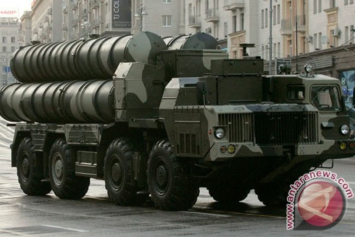 Rudal canggih S-300 dari Rusia dikirimkan ke Iran