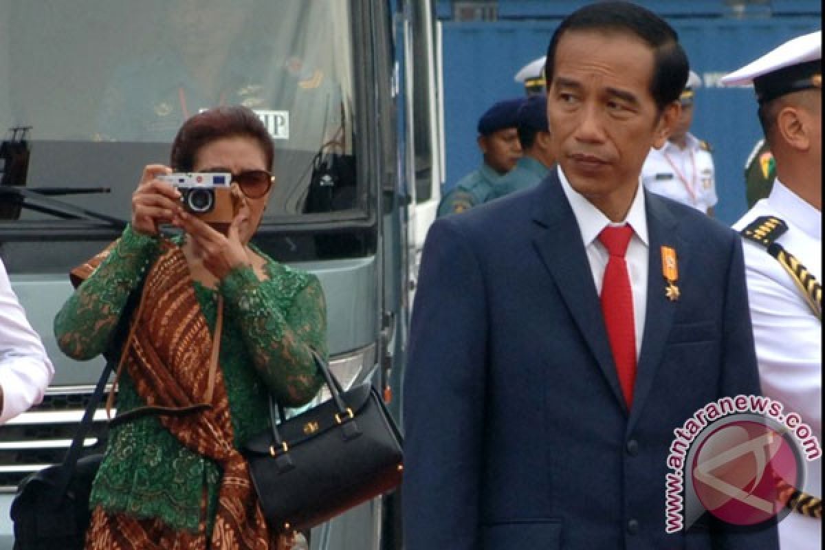 Di Padang, Jokowi sidak KIS dan BPJS ke RSUD Djamil