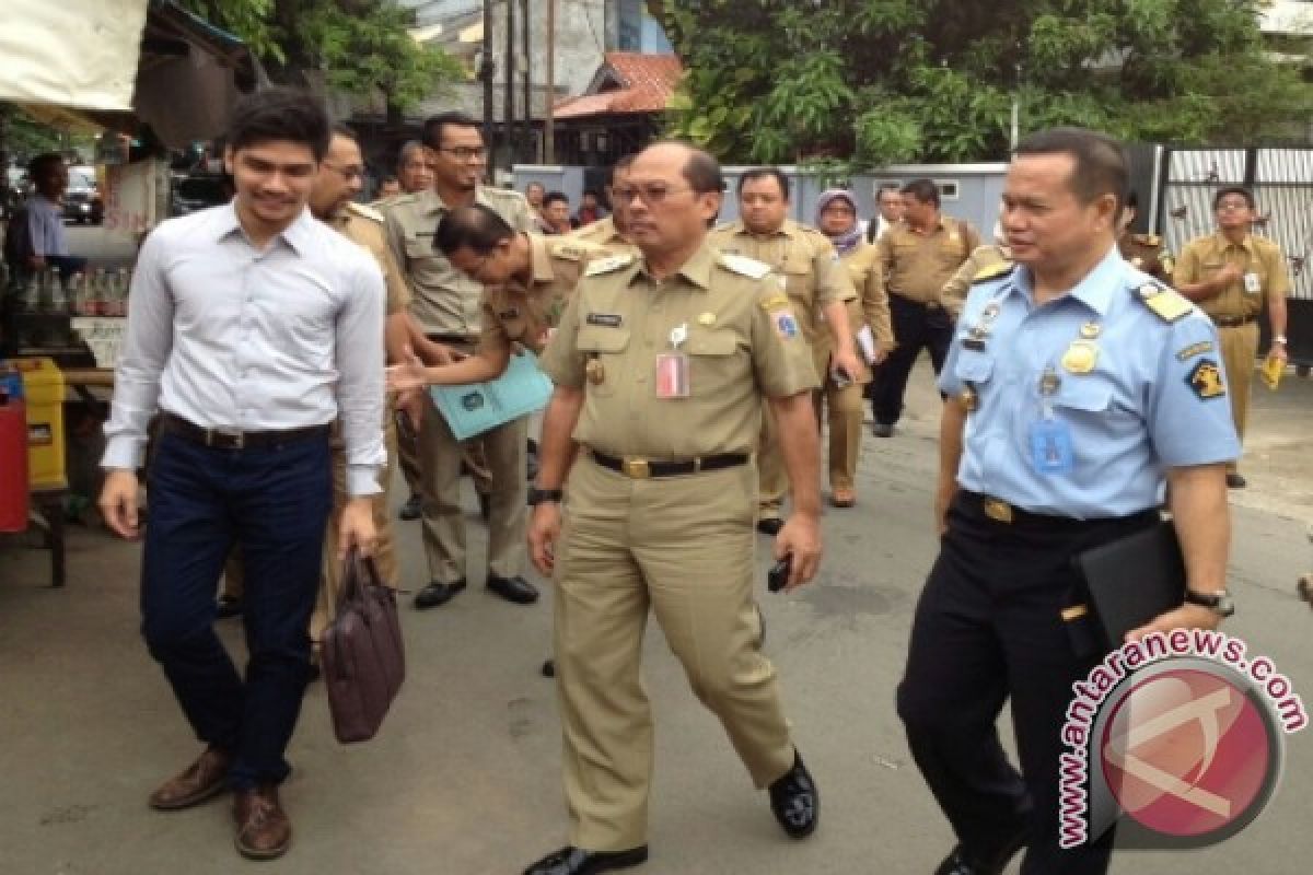 Timpora Jaksel kunjungi tempat penampungan orang asing