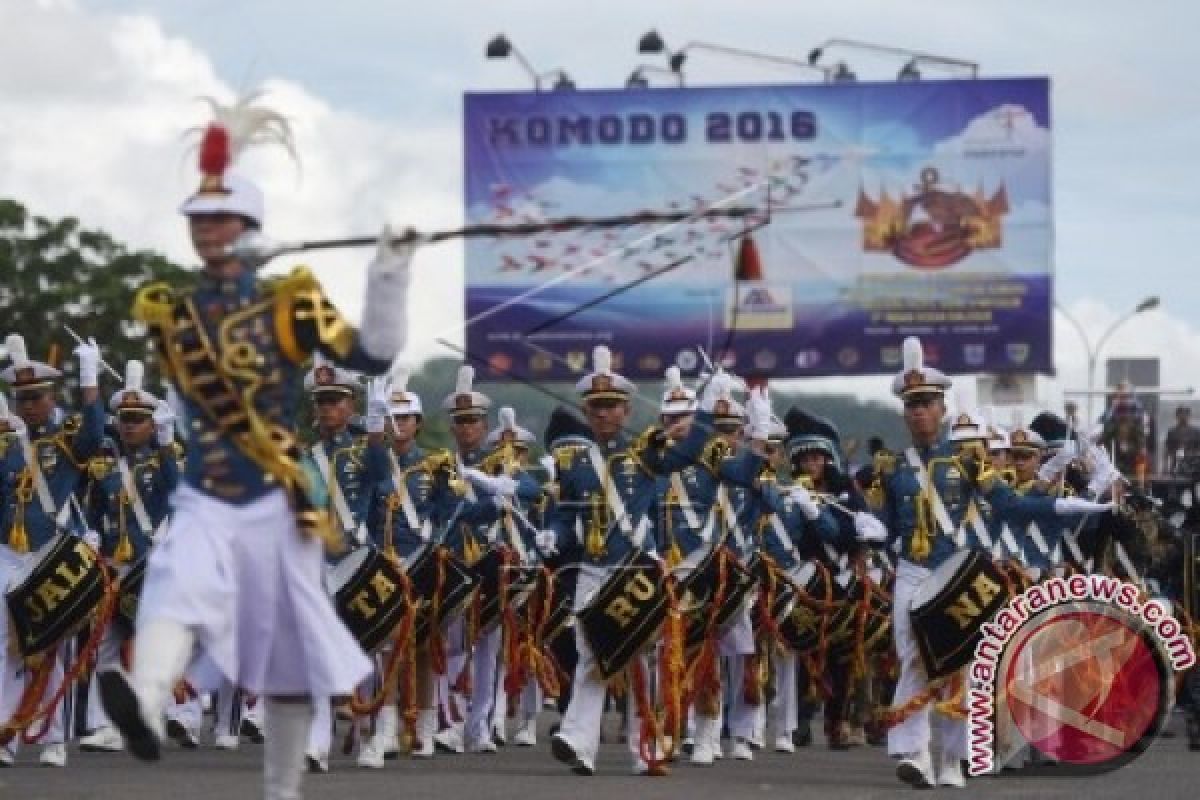 Drum Band Akademi AL Pukau Warga Padang