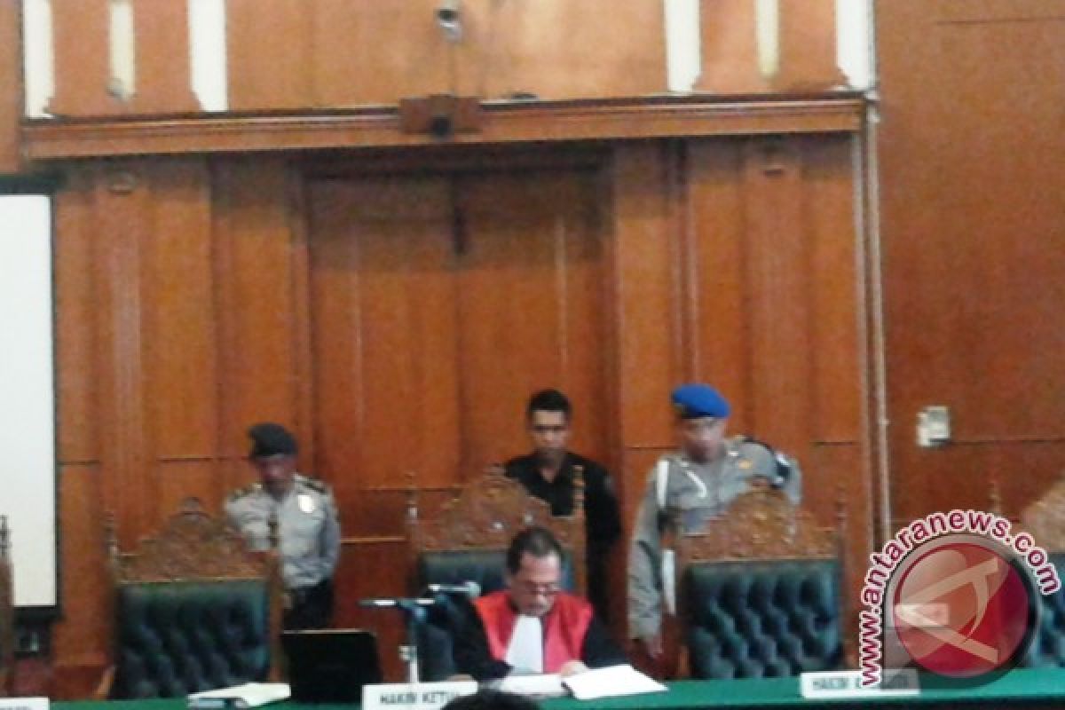 Hakim PN Surabaya Kabulkan Praperadilan La Nyala