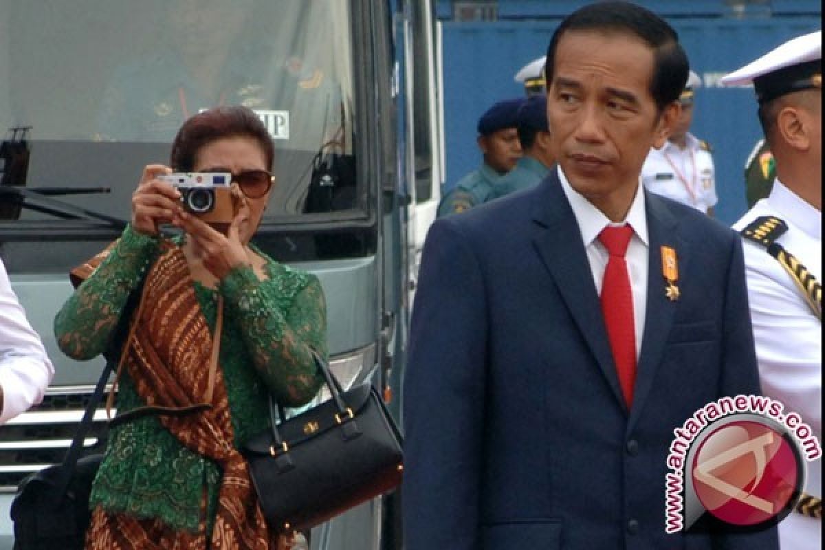 Di Padang, Jokowi sidak KIS dan BPJS ke RSUD Djamil