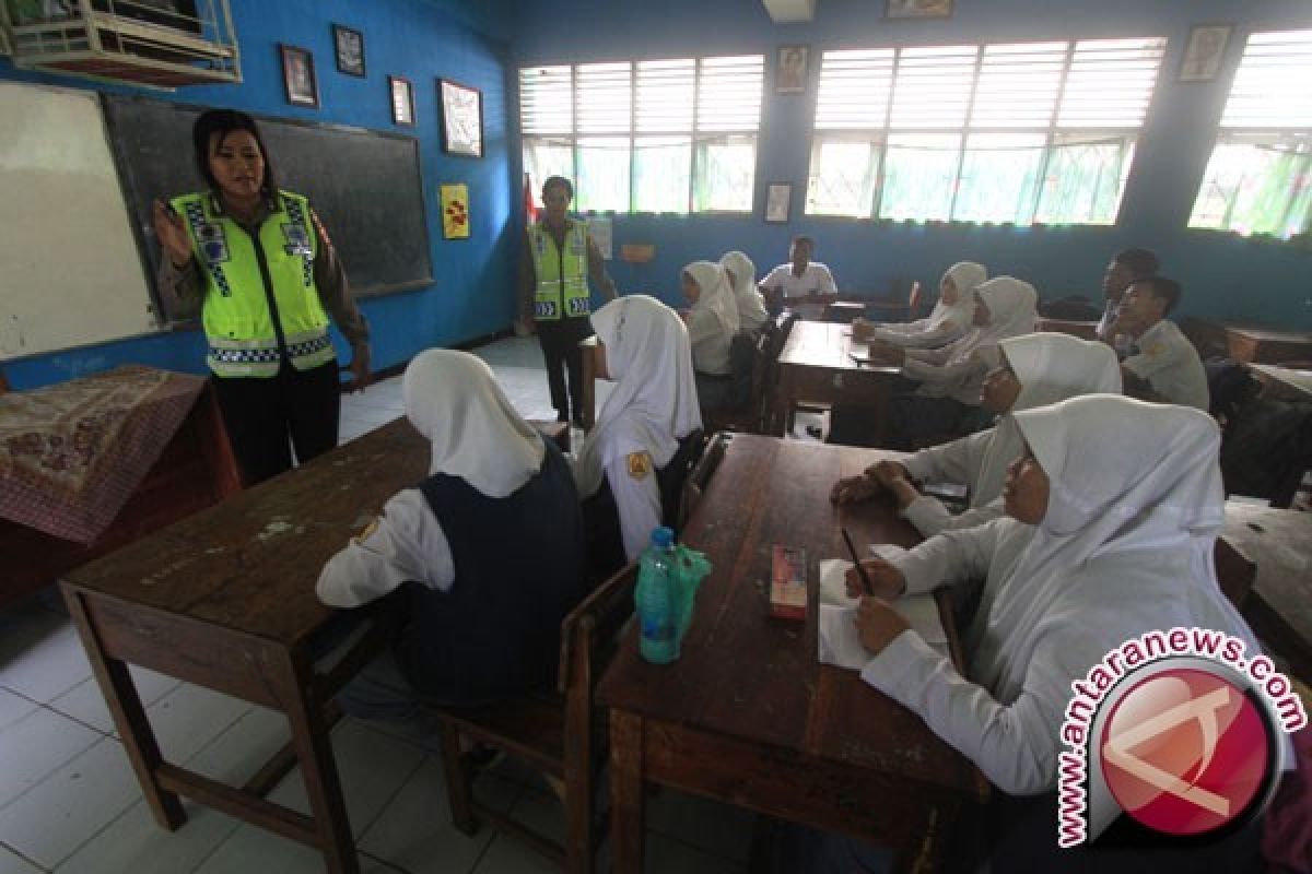 Gubernur Banten Ingatkan Pelajar Tertib Berlalu - Lintas