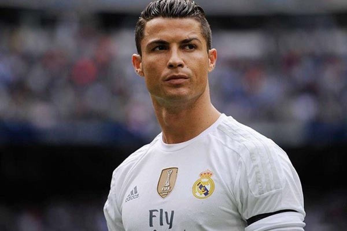 Ronaldo rayakan Ballon d'Or dengan gol