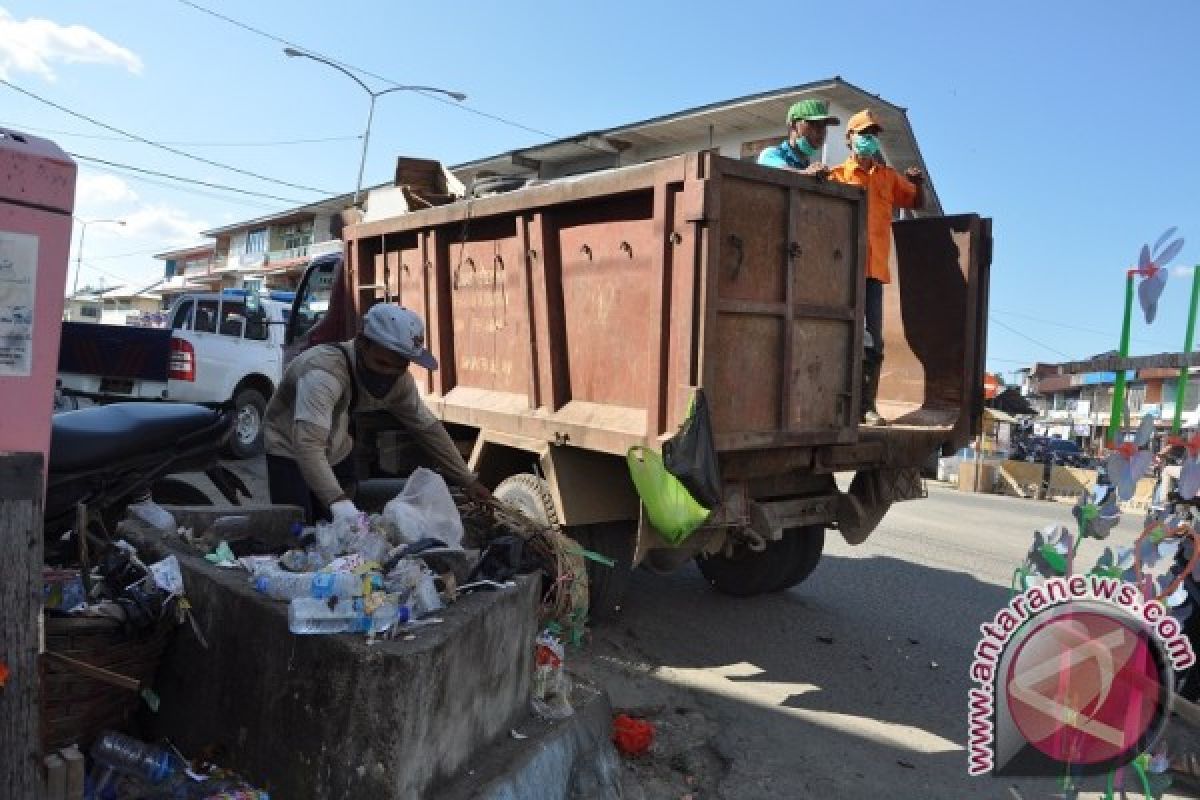 UPT Kebersihan Kota Singkawang perlukan armada angkutan sampah
