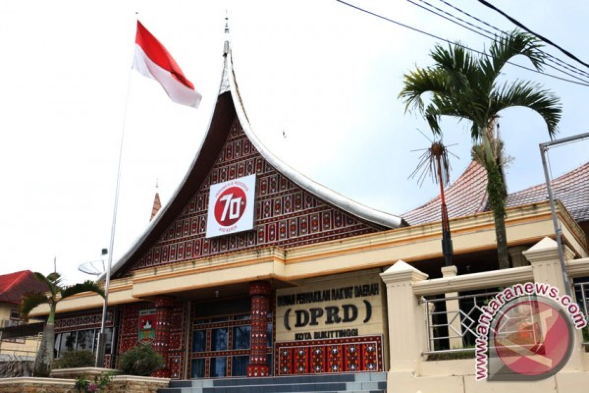 Masa sidang pertama DPRD Bukittinggi bahas enam ranperda