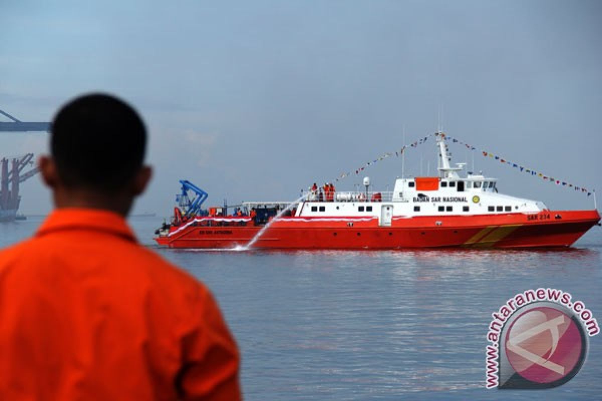 Kapal Basarnas dikerahkan cari penumpang kapal karam