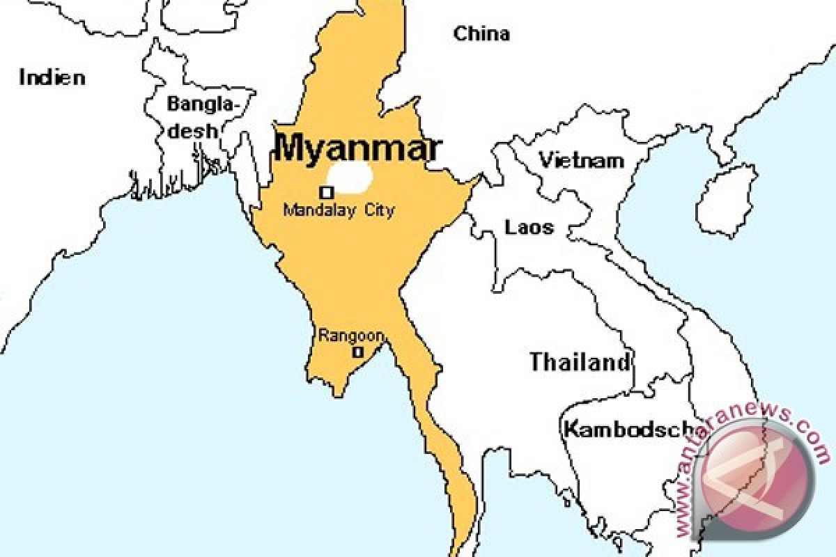 Polisi Myanmar Lari Saat Rohingya Diserang Massa