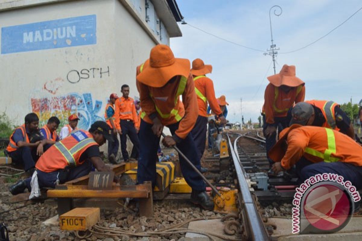 KAI Madiun Lakukan Pengecekan Personel Dinas Operasional