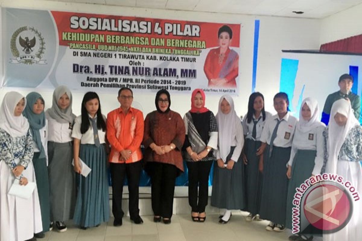Tina Nur Sosialisasi Empat Pilar Kepada Pelajar