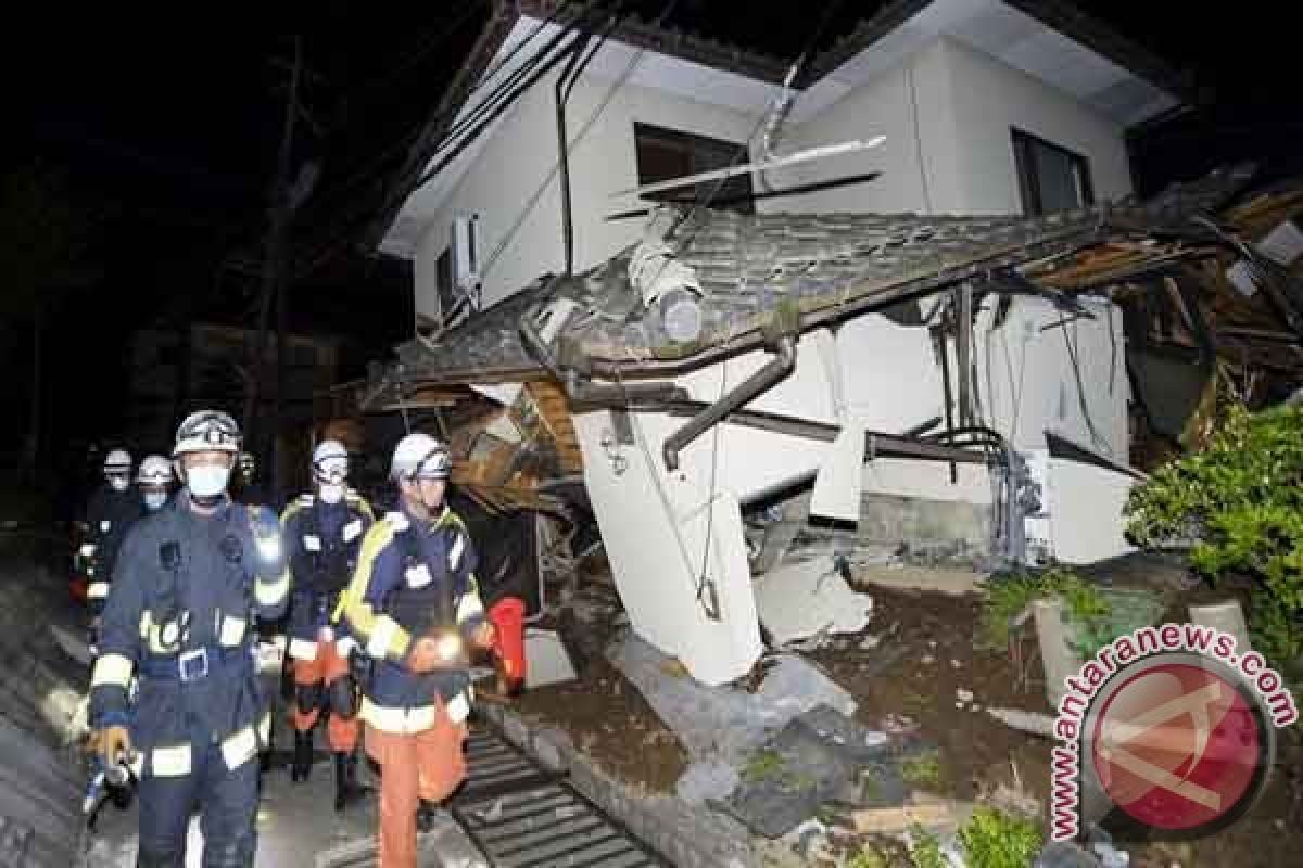 Gempa Jepang tewaskan setidaknya sembilan orang, reaktor nuklir aman