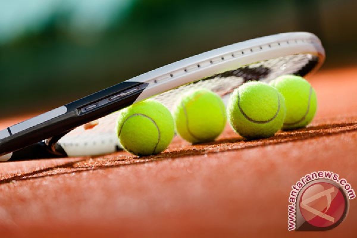 Lapangan tenis Senayan batal digusur